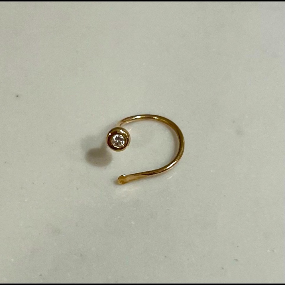 Blanca Monros Gomez curly seed stud - single